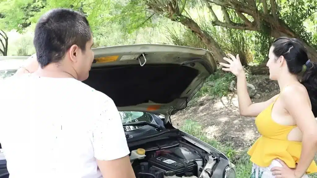 mechanic fucks married woman stranded in the middle of nowhere 1